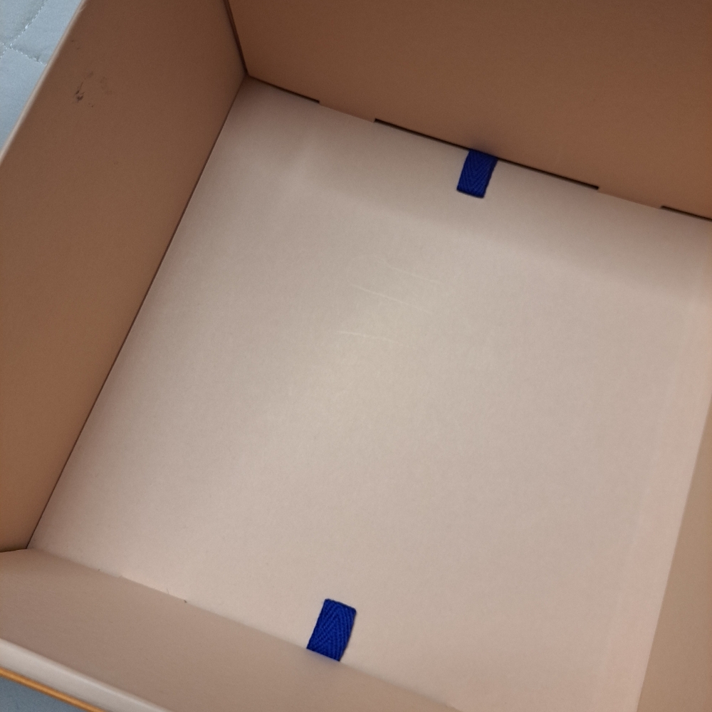 Louis Vuitton Boxes. Set Of 2 - Picture 4 of 8